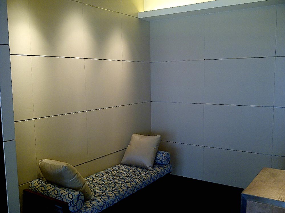 Townsend Leather's Taj Pearlized Cowhide Lace