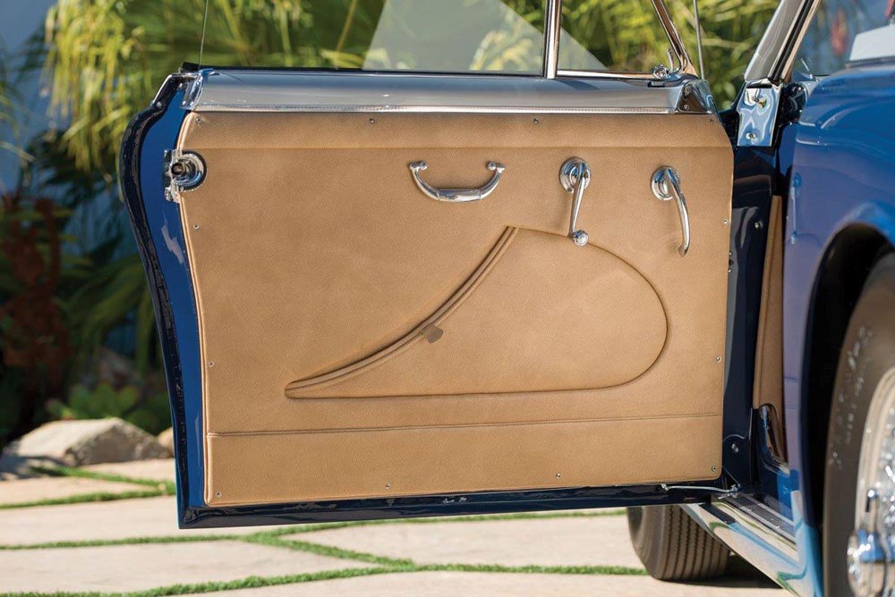 Townsend Leather's Crossroads Handiwork Cowhide Road Trip